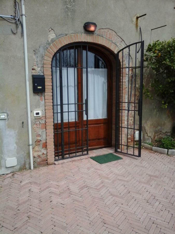 Апартаменти Casa Agostini Lari Екстер'єр фото